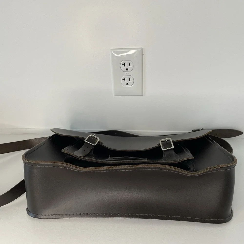The Cambridge Satchel Company 15" Crossbody Messenger Bag Brown Leather Batchel - Picture 13 of 16